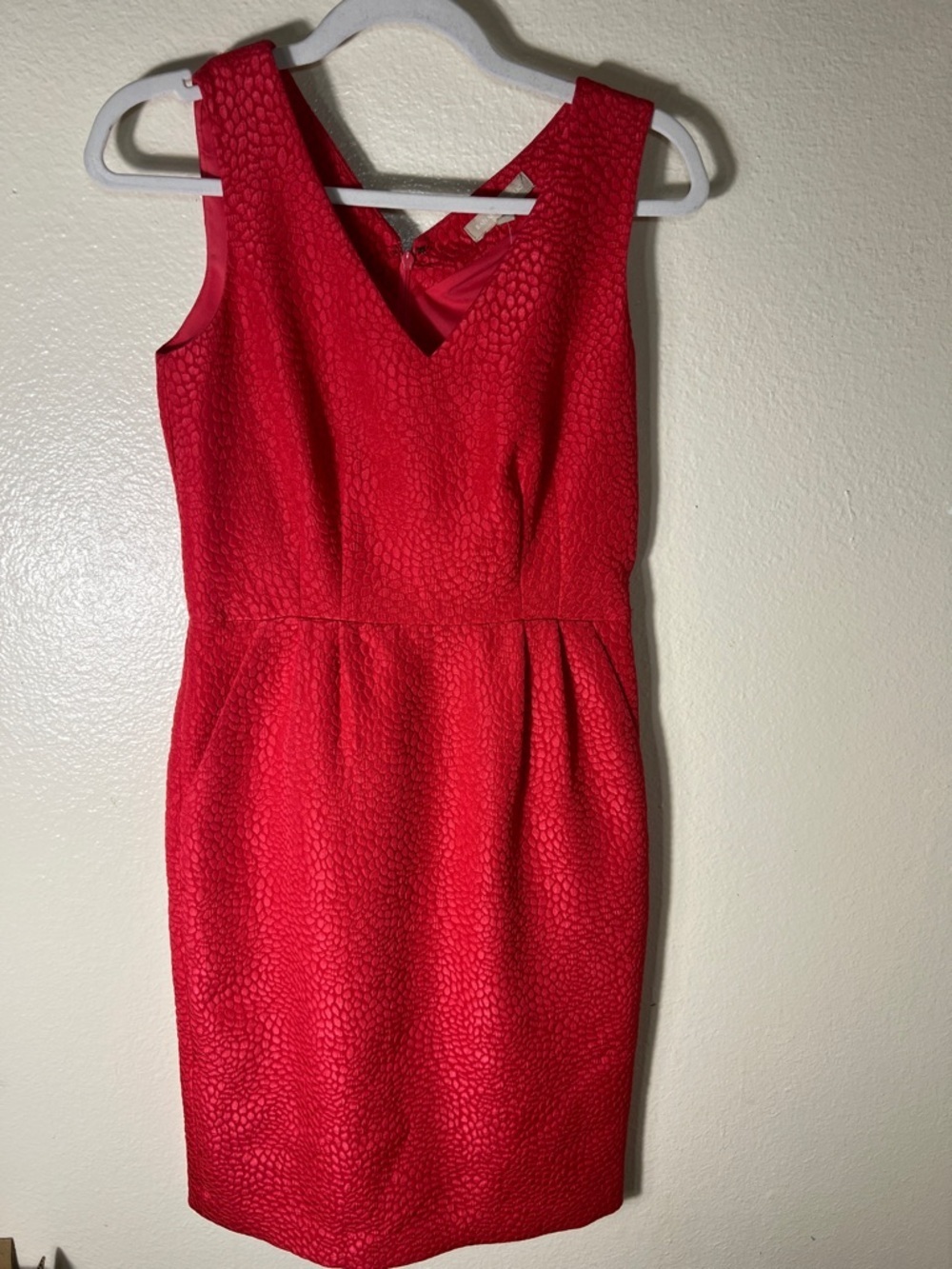 Banana Republic Textured coral V-Neck Midi dress size 4